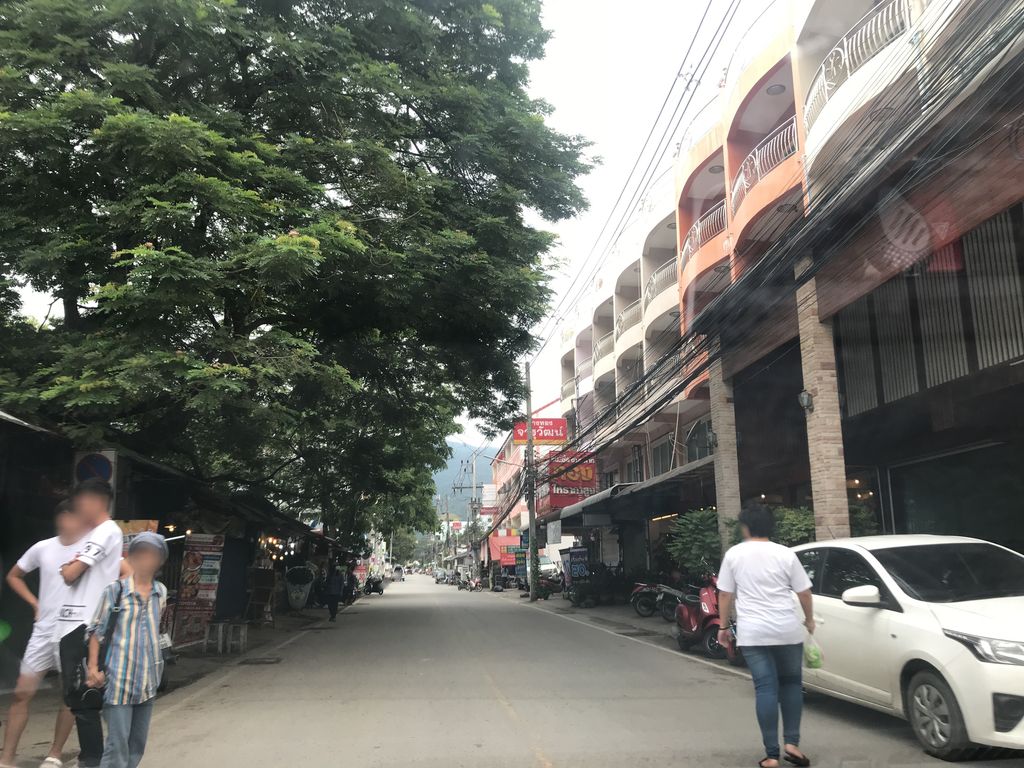 ภาพถนนตรงที่ ศูนย์ถ่ายเอกสารชำนาญคอมพิวเตอร์ ตั้งอยู่ ถ่ายโดย prasert พ.ศ. 2561 (2018) · A street-level view of where ศูนย์ถ่ายเอกสารชำนาญคอมพิวเตอร์ · Thaieksan Chamnan Computer Centre stands, by prasert in 2561 (2018)