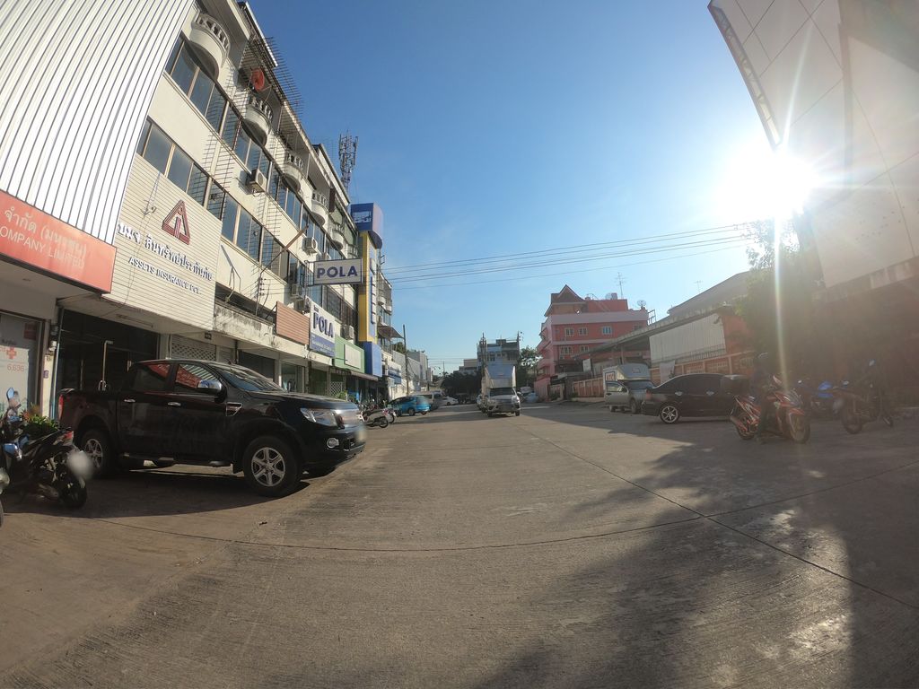 ภาพถนนตรงที่ แกะดำปริ้นติ้ง ตั้งอยู่ ถ่ายโดย chanuwath_grab พ.ศ. 2562 (2019) · A street-level view of where แกะดำปริ้นติ้ง · Kaedam Printing stands, by chanuwath_grab in 2562 (2019)