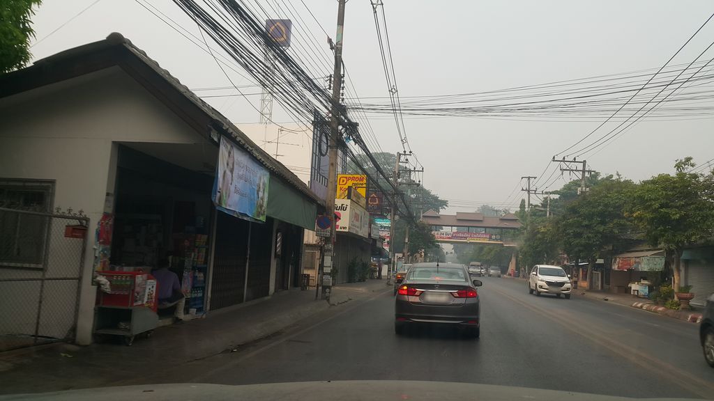 ภาพถนนตรงที่ ดีพร้อม โฟโต้ (ดารา) ตั้งอยู่ ถ่ายโดย jrcarlsen พ.ศ. 2562 (2019) · A street-level view of where ดีพร้อม โฟโต้ (ดารา) · Diprom Photo (dara) stands, by jrcarlsen in 2562 (2019)