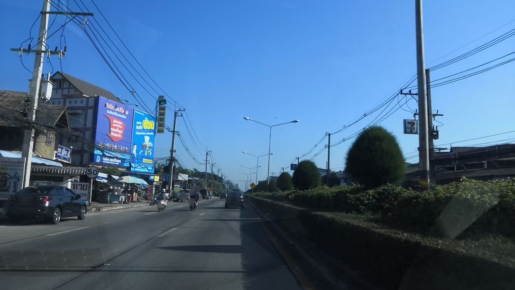 ภาพถนนตรงที่ ร้านบริการถ่ายเอกสาร ปริ้นงาน [บ้านดอนปิน ถนนเชียงใหม่-หางดง] ตั้งอยู่ ถ่ายโดย charlesano พ.ศ. 2561 (2018) · A street-level view of where ร้านบริการถ่ายเอกสาร ปริ้นงาน [บ้านดอนปิน ถนนเชียงใหม่-หางดง] · Ran Brikan Thaieksan Print Ngan [ban Donpin Thanon Chiang Mai-Hang Dong] stands, by charlesano in 2561 (2018)