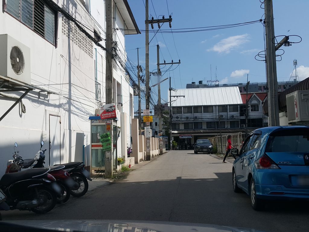 ภาพถนนตรงที่ เอ็นเอส ก๊อปปี้ พายัพ ตั้งอยู่ ถ่ายโดย jrcarlsen พ.ศ. 2558 (2015) · A street-level view of where เอ็นเอส ก๊อปปี้ พายัพ · Enet Copy Payap stands, by jrcarlsen in 2558 (2015)