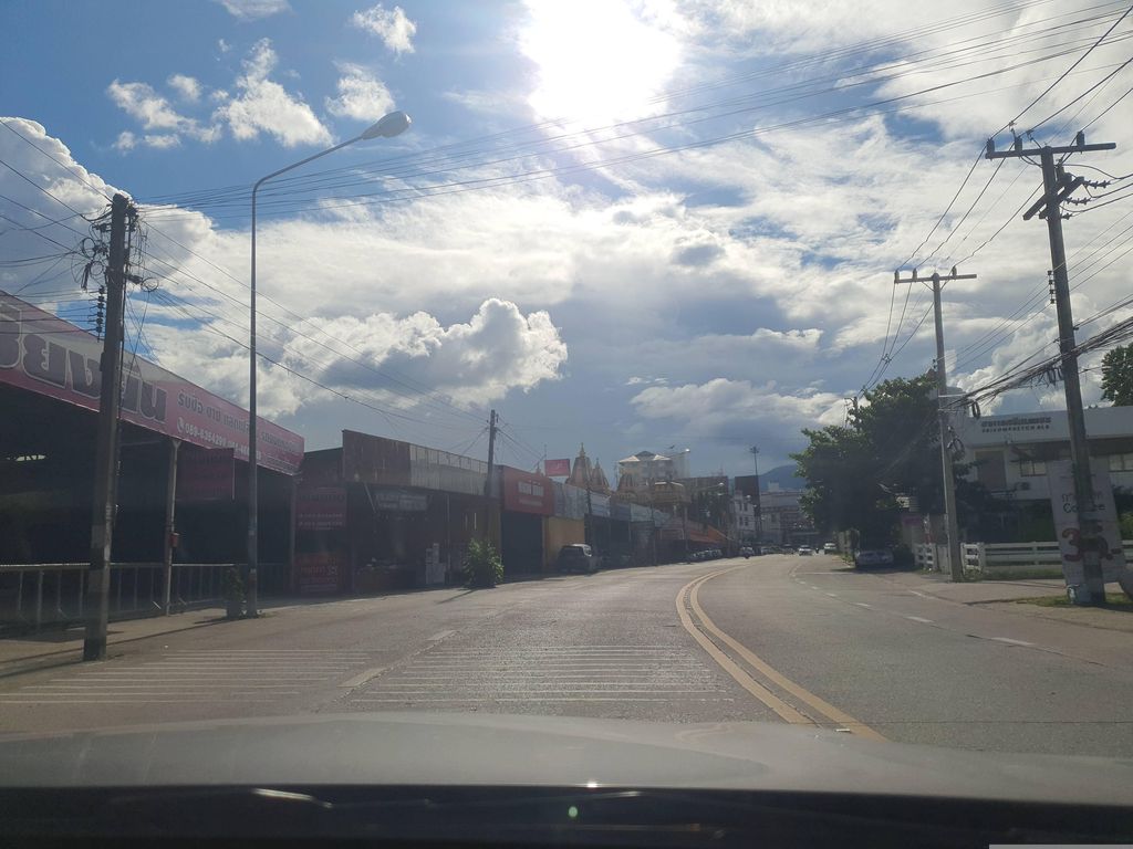 ภาพถนนตรงที่ แอลพี มีเดีย ตั้งอยู่ ถ่ายโดย jrcarlsen พ.ศ. 2566 (2023) · A street-level view of where แอลพี มีเดีย · Aenphi Media stands, by jrcarlsen in 2566 (2023)