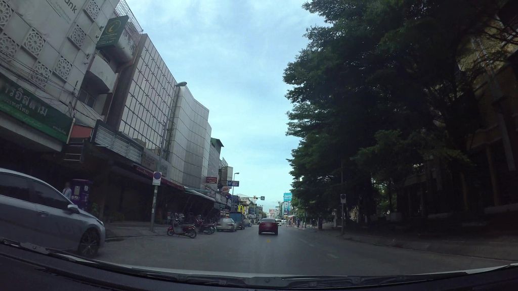 ภาพถนนตรงที่ นครา เชียงใหม่ สตูดิโอ ตั้งอยู่ ถ่ายโดย kaart_3 พ.ศ. 2562 (2019) · A street-level view of where นครา เชียงใหม่ สตูดิโอ · Nakhra Chiang Mai Studio stands, by kaart_3 in 2562 (2019)