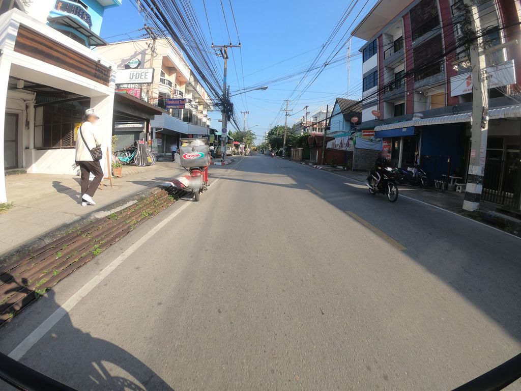 ภาพถนนตรงที่ เวียงพิงค์การพิมพ์ ตั้งอยู่ ถ่ายโดย chanuwath_grab พ.ศ. 2562 (2019) · A street-level view of where เวียงพิงค์การพิมพ์ · Wiang Phing Kanphim stands, by chanuwath_grab in 2562 (2019)