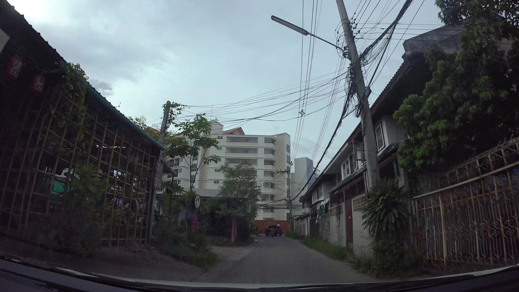 ภาพถนนตรงที่ วันใหม่ ก็อปปี้ ดีไซน์ ตั้งอยู่ ถ่ายโดย kaart_3 พ.ศ. 2562 (2019) · A street-level view of where วันใหม่ ก็อปปี้ ดีไซน์ · Wanmai Kooppi Design stands, by kaart_3 in 2562 (2019)