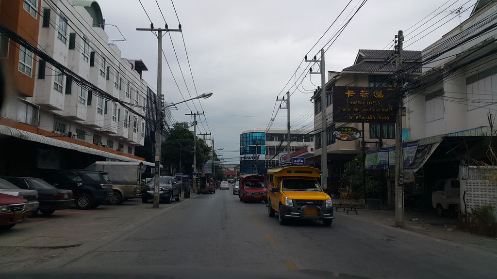 ภาพถนนตรงที่ อำนวยวิทย์การพิมพ์ ตั้งอยู่ ถ่ายโดย jrcarlsen พ.ศ. 2559 (2016) · A street-level view of where อำนวยวิทย์การพิมพ์ · Amnuai Wit Kanphim stands, by jrcarlsen in 2559 (2016)