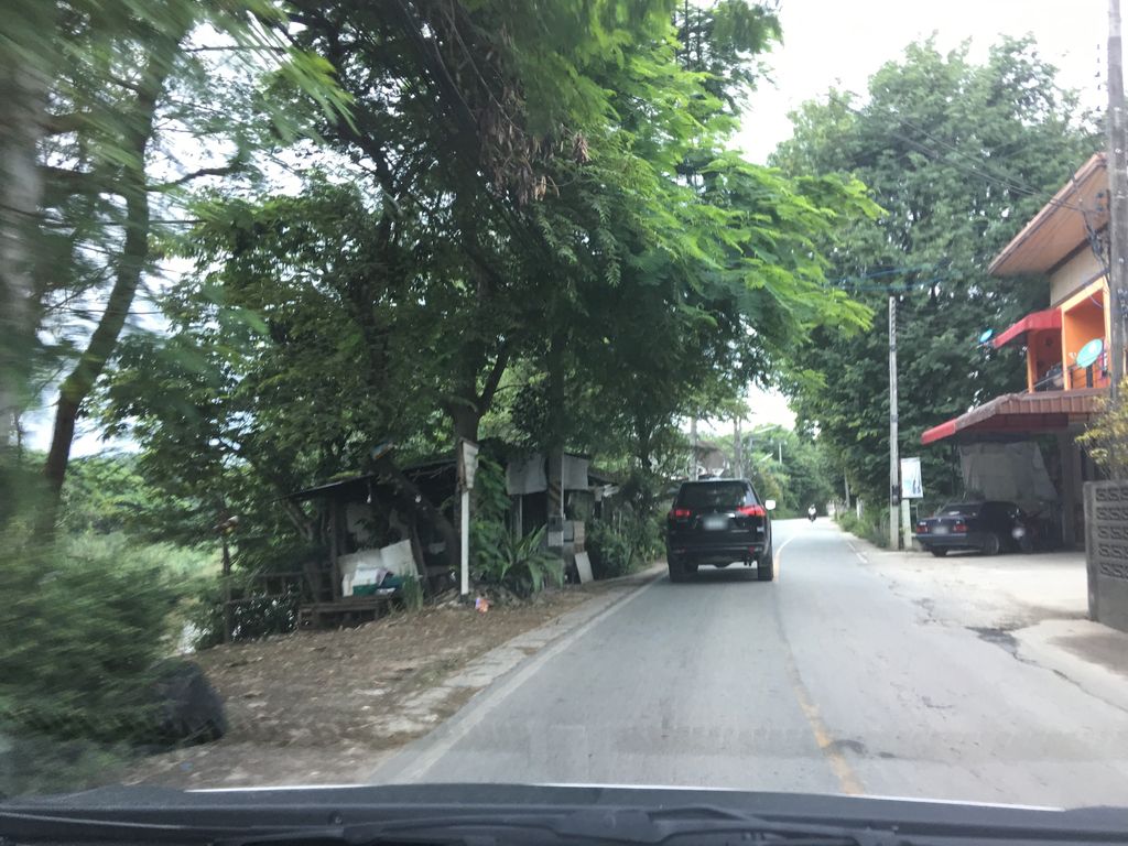 ภาพถนนตรงที่ วิภาวดีบุ๊ค 2007 ตั้งอยู่ ถ่ายโดย wapriz พ.ศ. 2561 (2018) · A street-level view of where วิภาวดีบุ๊ค 2007 · Wiphaodibuk 2007 stands, by wapriz in 2561 (2018)