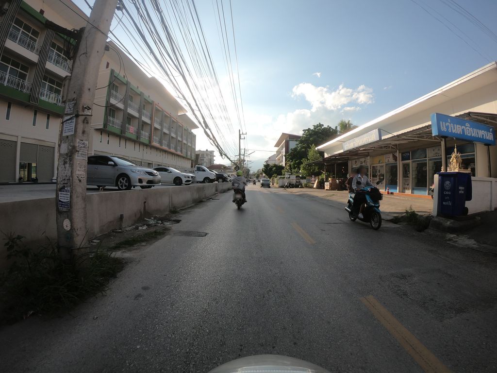 ภาพถนนตรงที่ เอ็มเอ็น เพ็ทมาร์ท ตั้งอยู่ ถ่ายโดย chanuwath_grab พ.ศ. 2562 (2019) · A street-level view of where เอ็มเอ็น เพ็ทมาร์ท · Emen Pet Mart stands, by chanuwath_grab in 2562 (2019)
