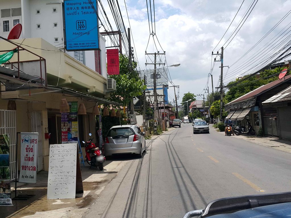 ภาพถนนตรงที่ เพ็ท ช้อป ตั้งอยู่ ถ่ายโดย jrcarlsen พ.ศ. 2558 (2015) · A street-level view of where เพ็ท ช้อป · Pet Shop stands, by jrcarlsen in 2558 (2015)