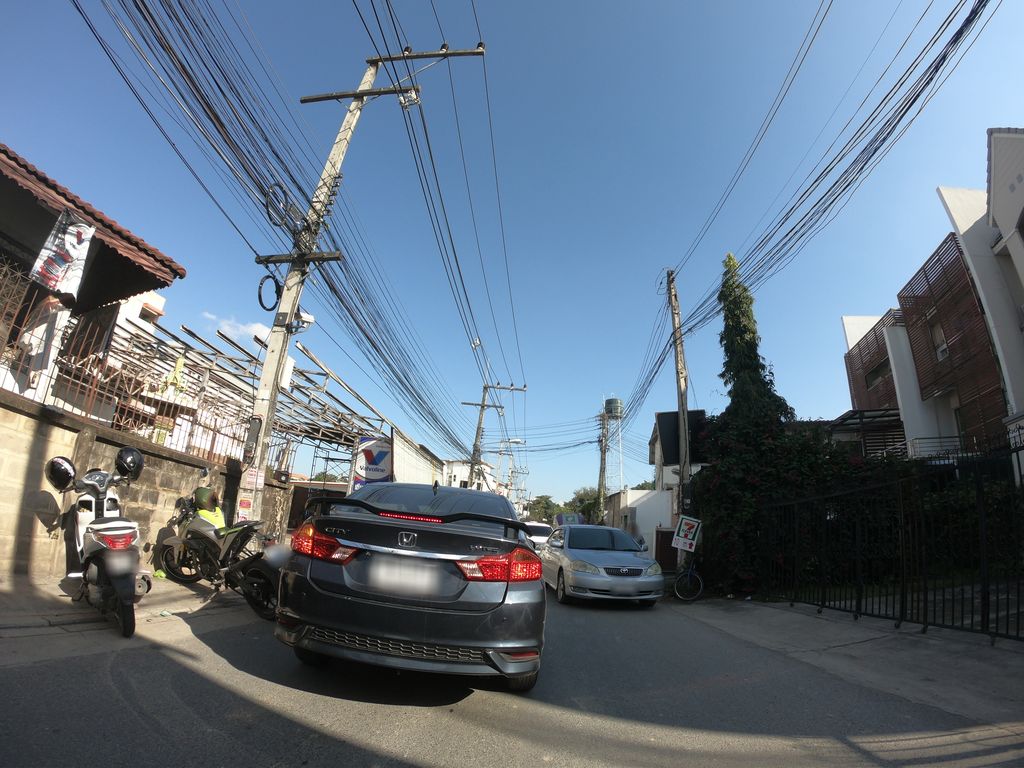 ภาพถนนตรงที่ เบสเฟรนด์รักสัตว์ (สาขา แม่เหียะ) ตั้งอยู่ ถ่ายโดย chanuwath_grab พ.ศ. 2562 (2019) · A street-level view of where เบสเฟรนด์รักสัตว์ (สาขา แม่เหียะ) · Bet Friend Raksat (sakha Mae Hia) stands, by chanuwath_grab in 2562 (2019)
