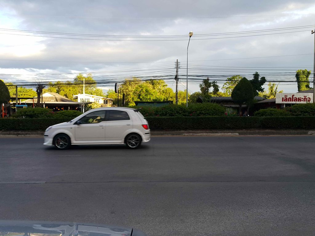 ภาพถนนตรงที่ น้ำปิงปศุสัตว์ (แยกศาลเด็ก) ตั้งอยู่ ถ่ายโดย jrcarlsen พ.ศ. 2558 (2015) · A street-level view of where น้ำปิงปศุสัตว์ (แยกศาลเด็ก) · Nam Ping Pasusat (yaeksandek) stands, by jrcarlsen in 2558 (2015)