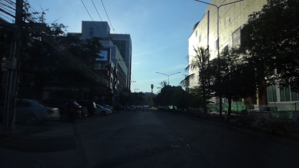 ภาพถนนตรงที่ พีบี คลินิค กายภาพบำบัด สาขาเชียงใหม่ ตั้งอยู่ ถ่ายโดย charlesano พ.ศ. 2561 (2018) · A street-level view of where พีบี คลินิค กายภาพบำบัด สาขาเชียงใหม่ · Phibi Clinic Kaiphapbambat Sakha Chiang Mai stands, by charlesano in 2561 (2018)