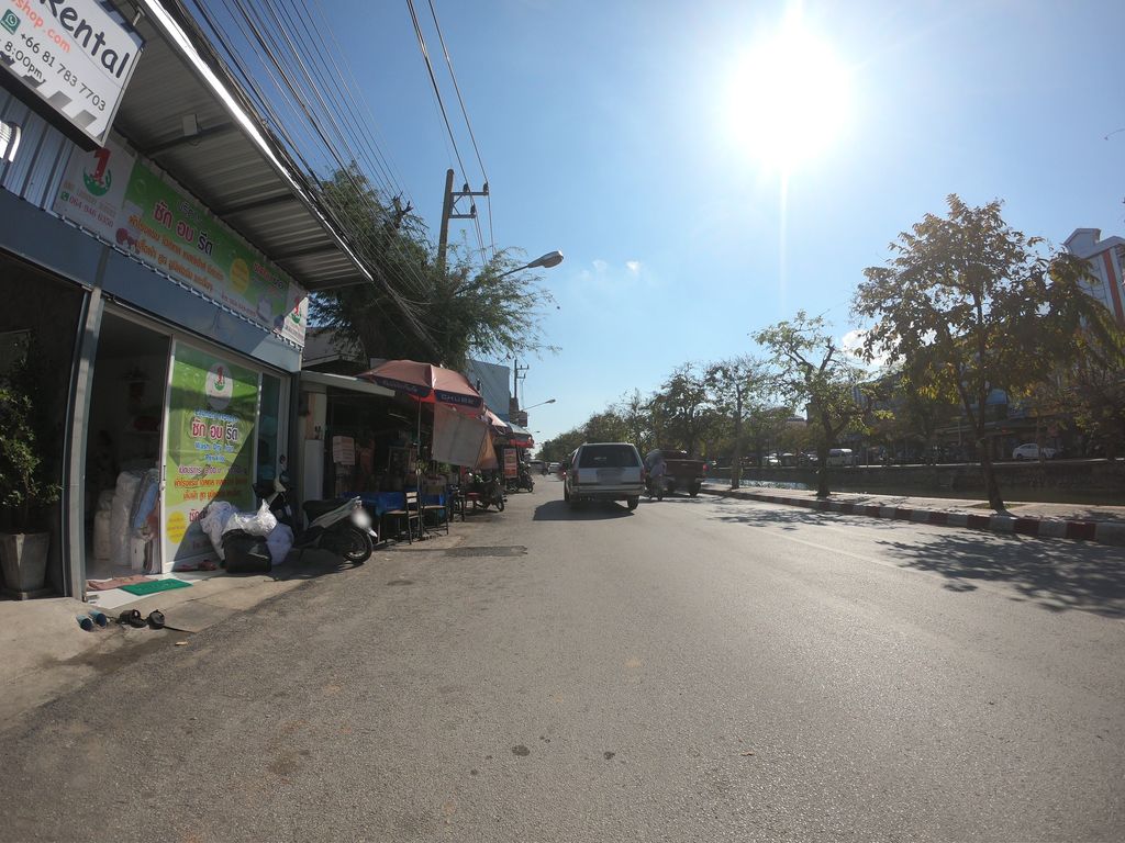 ภาพถนนตรงที่ แฮ๊ปปี้เดย์ ช้อป ตั้งอยู่ ถ่ายโดย chanuwath_grab พ.ศ. 2562 (2019) · A street-level view of where แฮ๊ปปี้เดย์ ช้อป · Haeppide Shop stands, by chanuwath_grab in 2562 (2019)