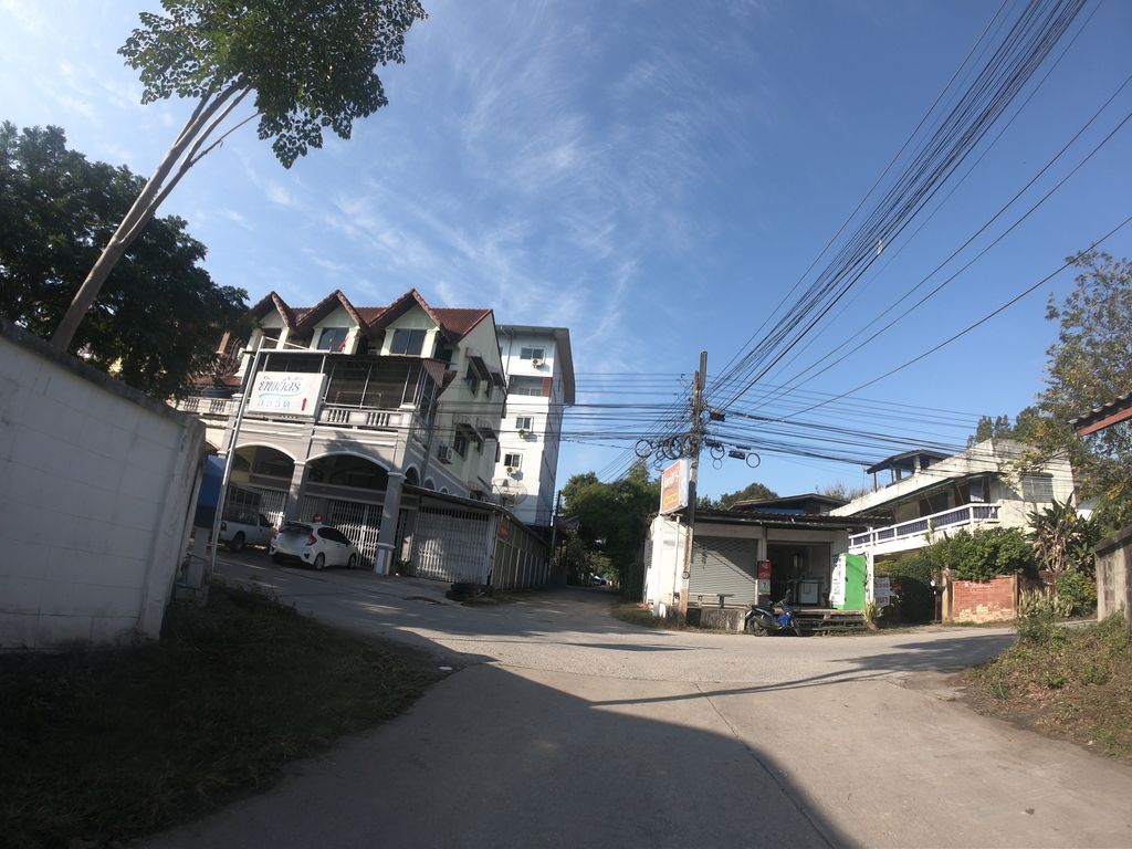 ภาพถนนตรงที่ CCR รถเช่า (CM CAR RENTAL) ตั้งอยู่ ถ่ายโดย chanuwath_grab พ.ศ. 2562 (2019) · A street-level view of where CCR รถเช่า (CM CAR RENTAL) stands, by chanuwath_grab in 2562 (2019)