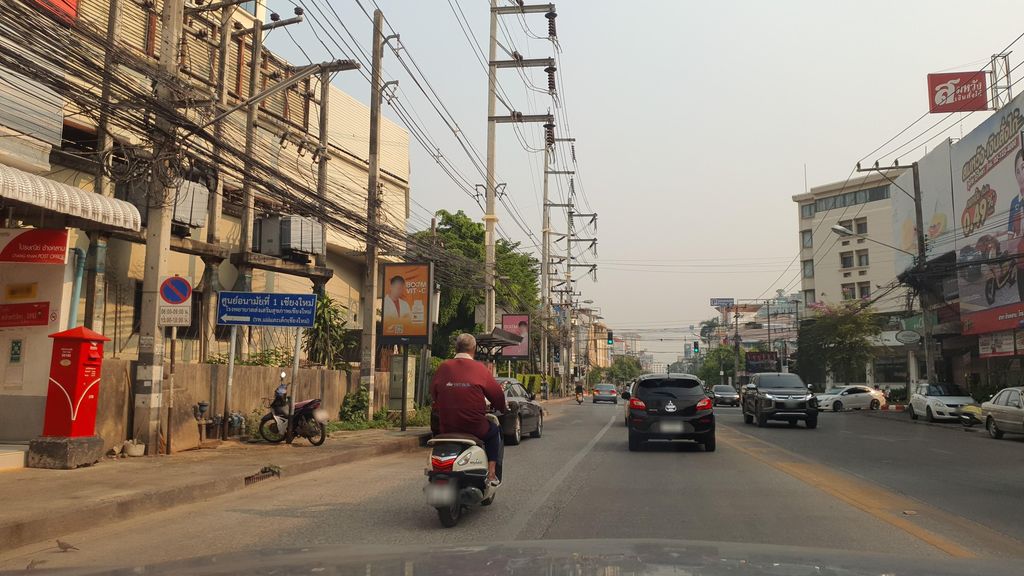 ภาพถนนตรงที่ Rentokil Initial (Thailand) — เชียงใหม่ ตั้งอยู่ ถ่ายโดย jrcarlsen พ.ศ. 2565 (2022) · A street-level view of where Rentokil Initial (Thailand) — Chiang Mai stands, by jrcarlsen in 2565 (2022)