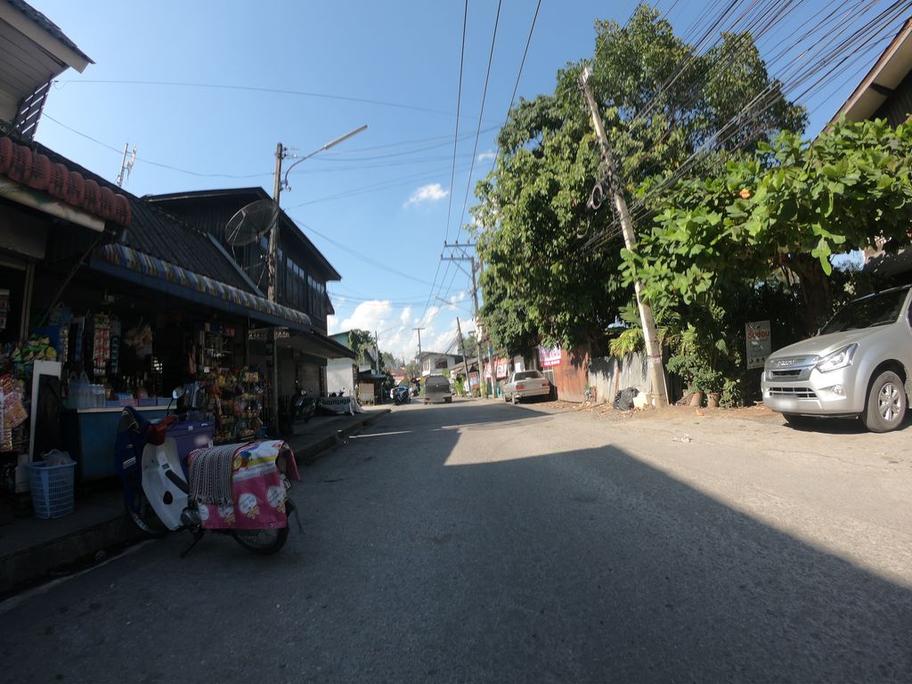 ภาพถนนตรงที่ Soi Dog Blues Bar ตั้งอยู่ ถ่ายโดย chanuwath_grab พ.ศ. 2562 (2019) · A street-level view of where Soi Dog Blues Bar stands, by chanuwath_grab in 2562 (2019)