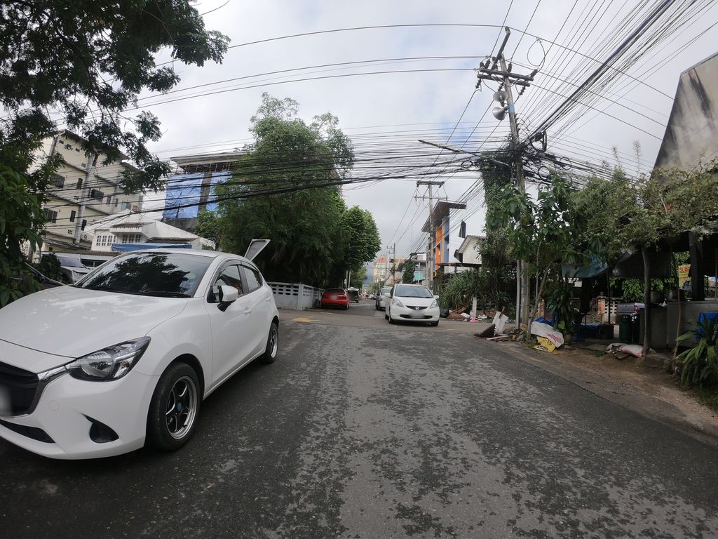 ภาพถนนตรงที่ รับซ่อมเครื่องใช้ไฟ้ฟ้า [ถนน กระดังงา สันติธรรม] ตั้งอยู่ ถ่ายโดย chanuwath_grab พ.ศ. 2562 (2019) · A street-level view of where รับซ่อมเครื่องใช้ไฟ้ฟ้า [ถนน กระดังงา สันติธรรม] · Rapsom Khrueangchai Fai Fa [thanon Kradangnga Santitham] stands, by chanuwath_grab in 2562 (2019)
