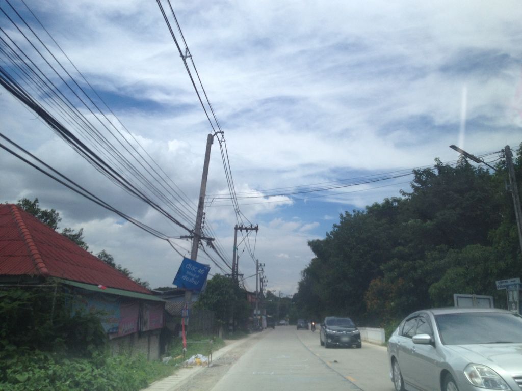ภาพถนนตรงที่ ร้านประเสริฐอิเล็กทรอนิกส์ (สาขาป่าแดด) ตั้งอยู่ ถ่ายโดย jimwatana พ.ศ. 2558 (2015) · A street-level view of where ร้านประเสริฐอิเล็กทรอนิกส์ (สาขาป่าแดด) · Ran Prasoet Electronics (sakha Pa Daet) stands, by jimwatana in 2558 (2015)