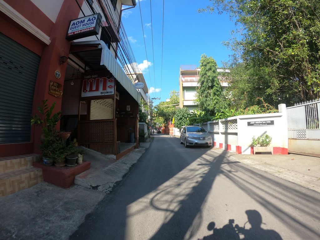 ภาพถนนตรงที่ โยการช่าง รับทำเบาะ ตั้งอยู่ ถ่ายโดย chanuwath_grab พ.ศ. 2562 (2019) · A street-level view of where โยการช่าง รับทำเบาะ · Yokanchang Rapthambo stands, by chanuwath_grab in 2562 (2019)
