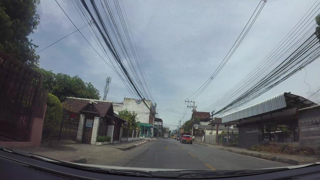 ภาพถนนตรงที่ ตู้บริการน้ำแร่ฟรี กระทรวงทรัพยากรธรรมชาติ (ถนนวัวลาย อำเภอเมือง เชียงใหม่) ตั้งอยู่ ถ่ายโดย kaart_3 พ.ศ. 2562 (2019) · A street-level view of where ตู้บริการน้ำแร่ฟรี กระทรวงทรัพยากรธรรมชาติ (ถนนวัวลาย อำเภอเมือง เชียงใหม่) · Tu Brikan Nam Rae Free Krasuang Sapyakrathamchati (thanon Wualai Amphoe Mueang Chiang Mai) stands, by kaart_3 in 2562 (2019)