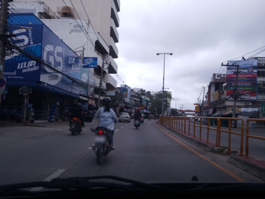 ภาพถนนตรงที่ ข่วงสิงห์แก๊ส ตั้งอยู่ ถ่ายโดย wapriz พ.ศ. 2561 (2018) · A street-level view of where ข่วงสิงห์แก๊ส · Khwongsing Kaet stands, by wapriz in 2561 (2018)