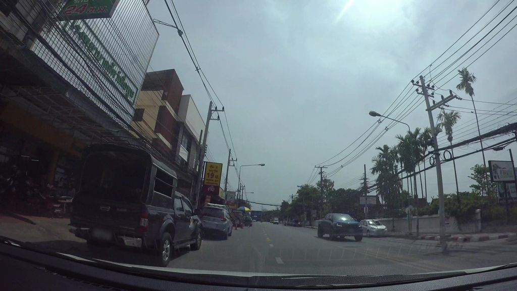 ภาพถนนตรงที่ โรงพยาบาลสัตว์เพื่อพูน ตั้งอยู่ ถ่ายโดย kaart_3 พ.ศ. 2562 (2019) · A street-level view of where โรงพยาบาลสัตว์เพื่อพูน · Sat Phuea Phun Hospital stands, by kaart_3 in 2562 (2019)