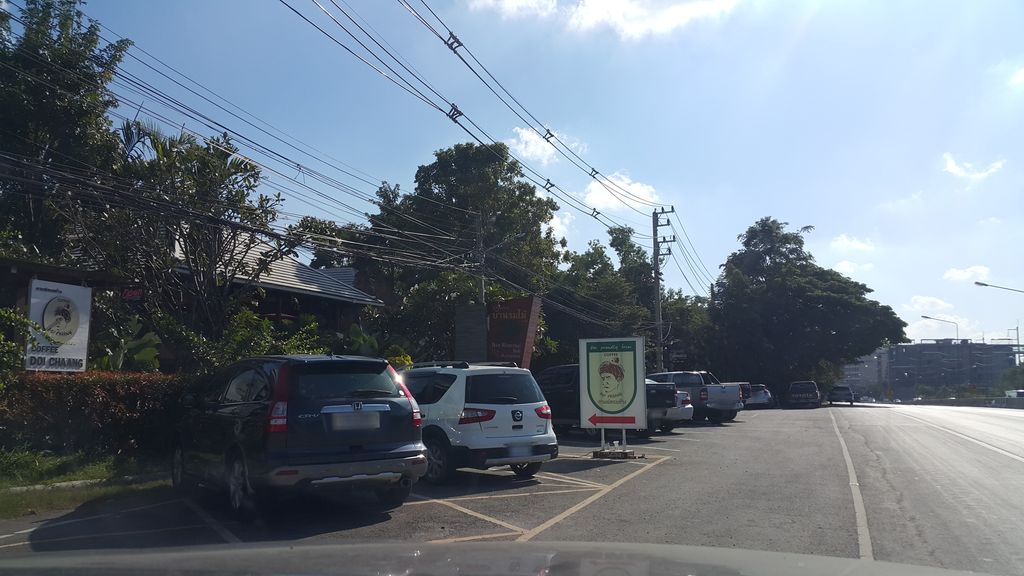 ภาพถนนตรงที่ Your Father Cafe ตั้งอยู่ ถ่ายโดย jrcarlsen พ.ศ. 2559 (2016) · A street-level view of where Your Father Cafe stands, by jrcarlsen in 2559 (2016)