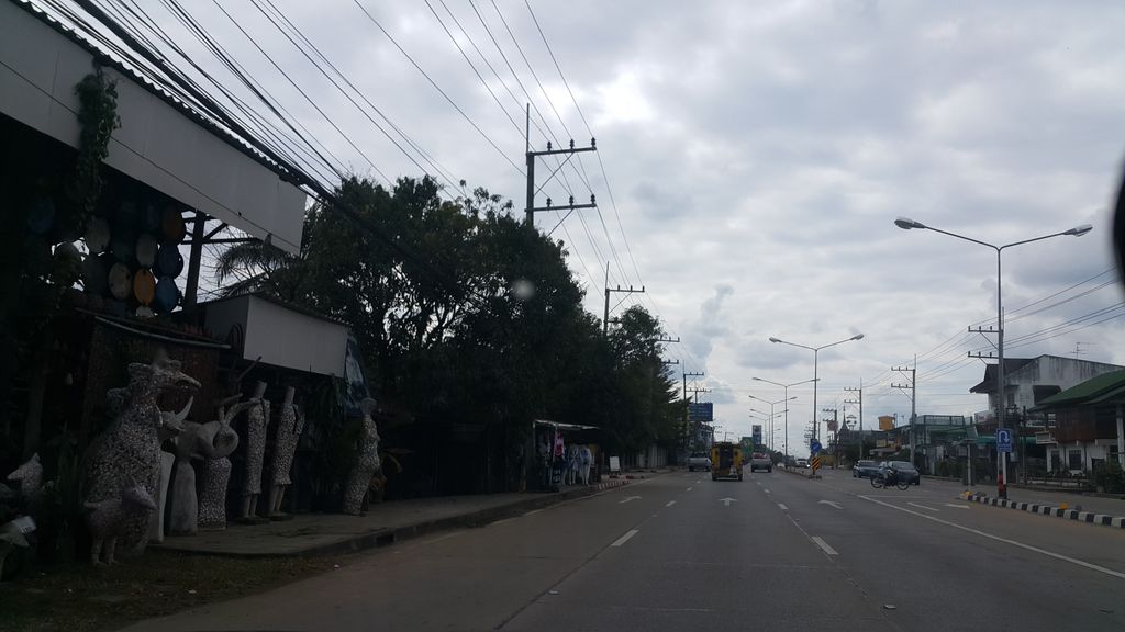 ภาพถนนตรงที่ Bike ตั้งอยู่ ถ่ายโดย jrcarlsen พ.ศ. 2561 (2018) · A street-level view of where Bike stands, by jrcarlsen in 2561 (2018)