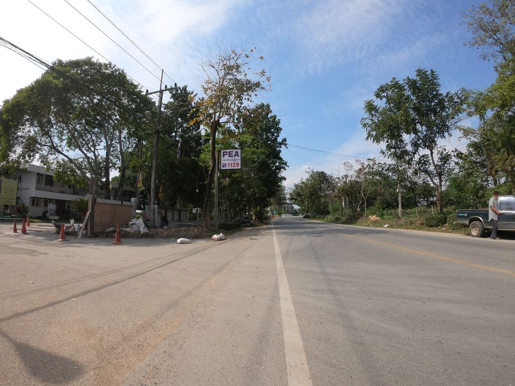 ภาพถนนตรงที่ การไฟฟ้าส่วนภูมิภาค ตั้งอยู่ ถ่ายโดย chanuwath_grab พ.ศ. 2562 (2019) · A street-level view of where Provincial Electricity Authority stands, by chanuwath_grab in 2562 (2019)