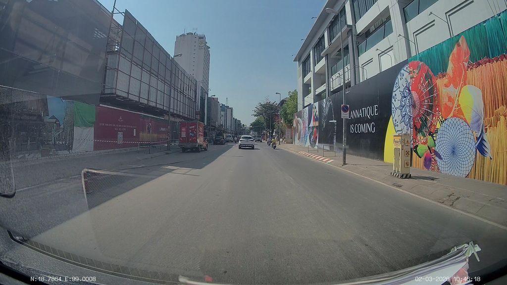ภาพถนนตรงที่ แว่นท็อปเจริญ ตั้งอยู่ ถ่ายโดย ThailandCambodia พ.ศ. 2569 (2026) · A street-level view of where Top Charoen Optical stands, by ThailandCambodia in 2569 (2026)