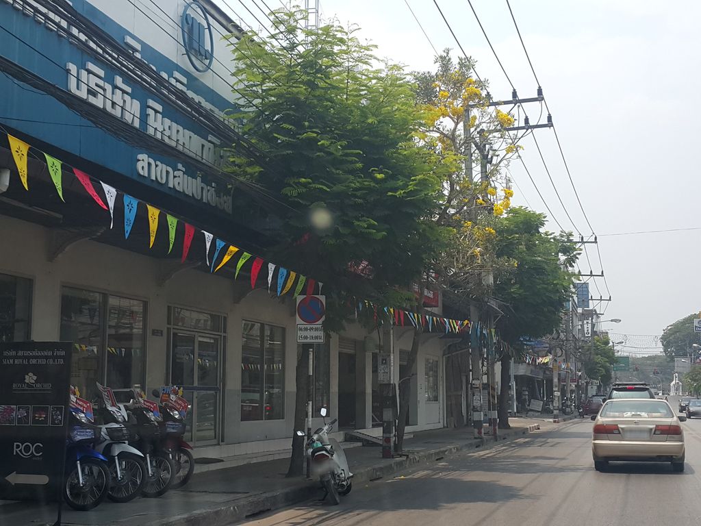 ภาพถนนตรงที่ 116 Art Gallery ตั้งอยู่ ถ่ายโดย jrcarlsen พ.ศ. 2559 (2016) · A street-level view of where 116 Art Gallery stands, by jrcarlsen in 2559 (2016)