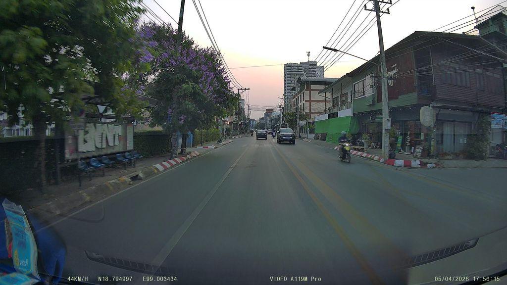 ภาพถนนตรงที่ ลานจอดรถ PRC · นอกเวียง ทางตะวันออก ห่างคูเมือง 1.1 กม. ตั้งอยู่ ถ่ายโดย ThailandCambodia พ.ศ. 2569 (2026) · A street-level view of where Car park — PRC · Outside the moat to the east, 1.1 km from the water stands, by ThailandCambodia in 2569 (2026)