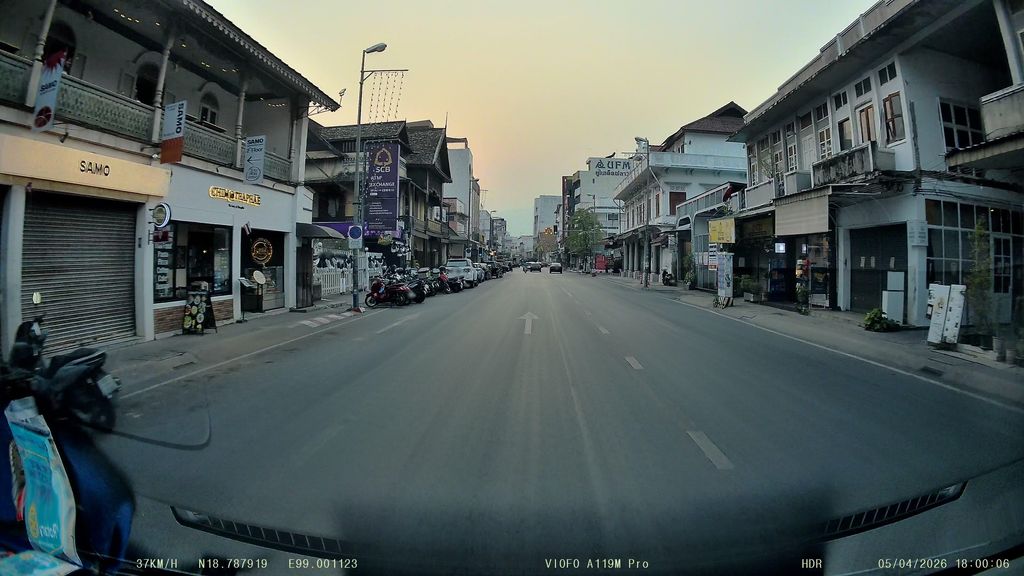 ภาพถนนตรงที่ Baan Thapae ตั้งอยู่ ถ่ายโดย ThailandCambodia พ.ศ. 2569 (2026) · A street-level view of where Baan Thapae stands, by ThailandCambodia in 2569 (2026)