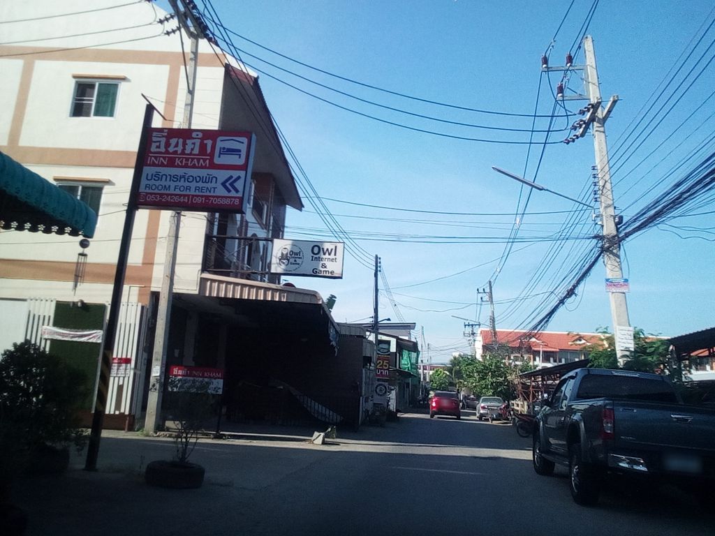 ภาพถนนตรงที่ ที่จอดรถ · ห่างสถานีขนส่งอาเขต 290 ม. ไปทางใต้ ตั้งอยู่ ถ่ายโดย kyoko พ.ศ. 2561 (2018) · A street-level view of where Parking · 290 m due south of Arcade Bus Terminal stands, by kyoko in 2561 (2018)