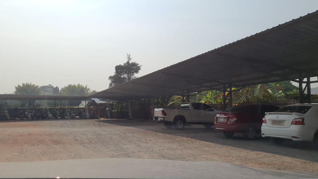 ภาพถนนตรงที่ Grand Canyon Water Park Parking ตั้งอยู่ ถ่ายโดย jrcarlsen พ.ศ. 2566 (2023) · A street-level view of where Grand Canyon Water Park Parking stands, by jrcarlsen in 2566 (2023)