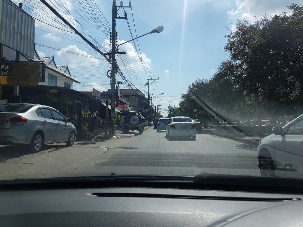 ภาพถนนตรงที่ POP Motorcycle Rental ตั้งอยู่ ถ่ายโดย ekkarin พ.ศ. 2561 (2018) · A street-level view of where POP Motorcycle Rental stands, by ekkarin in 2561 (2018)