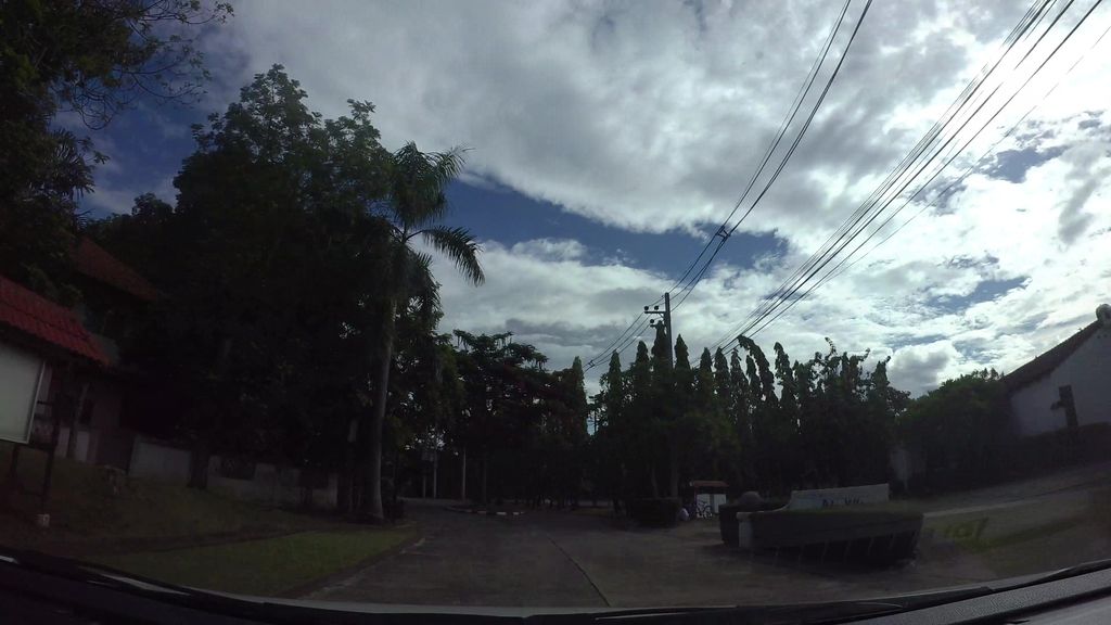 ภาพถนนตรงที่ ที่จอดรถ · ห่างประตูท่าแพ 4.4 กม. ทางตะวันออกเฉียงใต้ ตั้งอยู่ ถ่ายโดย kaart_3 พ.ศ. 2562 (2019) · A street-level view of where Parking · 4.4 km south-east of Tha Phae Gate stands, by kaart_3 in 2562 (2019)