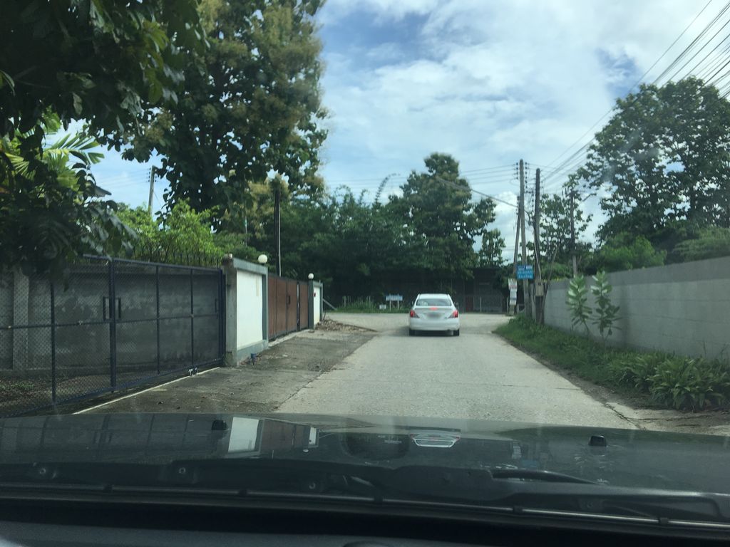 ภาพถนนตรงที่ Joe's Bike Team & Goodwill M/C Hire ตั้งอยู่ ถ่ายโดย wapriz พ.ศ. 2561 (2018) · A street-level view of where Joe's Bike Team & Goodwill M/C Hire stands, by wapriz in 2561 (2018)