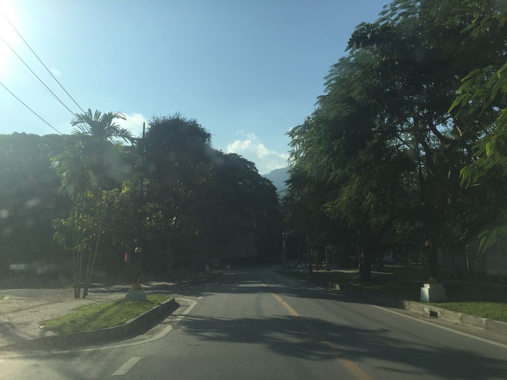 ภาพถนนตรงที่ ที่จอดรถมอเตอร์ไซ ตั้งอยู่ ถ่ายโดย kyoko พ.ศ. 2561 (2018) · A street-level view of where ที่จอดรถมอเตอร์ไซ · Thi Chot Rot Motor Sai stands, by kyoko in 2561 (2018)
