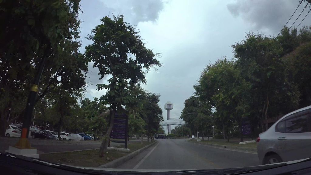 ภาพถนนตรงที่ ลานจอดรถ ตั้งอยู่ ถ่ายโดย kaart_3 พ.ศ. 2562 (2019) · A street-level view of where ลานจอดรถ · Lan Chot Rot stands, by kaart_3 in 2562 (2019)