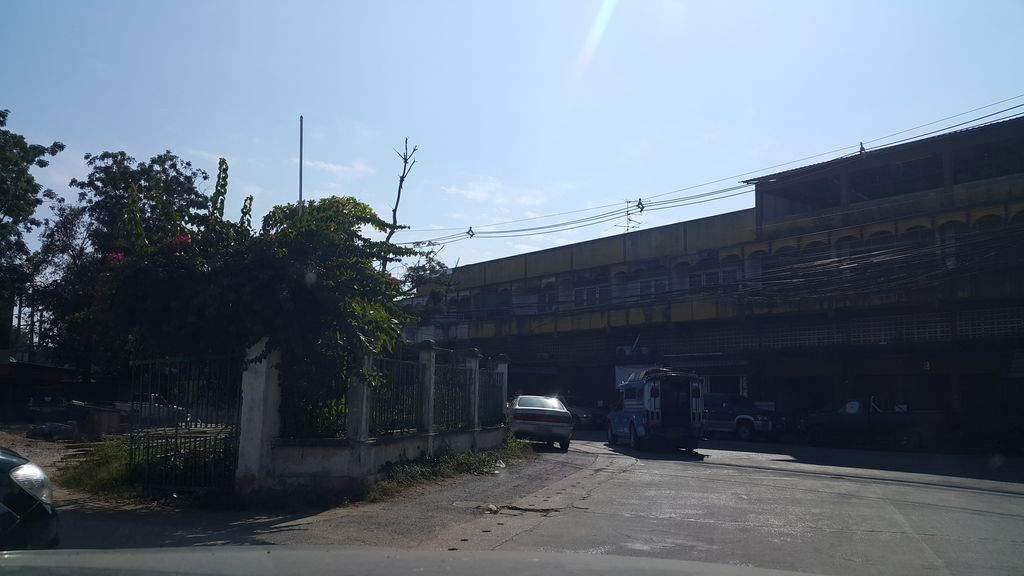 ภาพถนนตรงที่ สถานธนานุบาล เทศบาลนครเชียงใหม่ 5 ตั้งอยู่ ถ่ายโดย jrcarlsen พ.ศ. 2559 (2016) · A street-level view of where สถานธนานุบาล เทศบาลนครเชียงใหม่ 5 · Sathanthananuban Thetsaban Nakhon Chiang Mai 5 stands, by jrcarlsen in 2559 (2016)