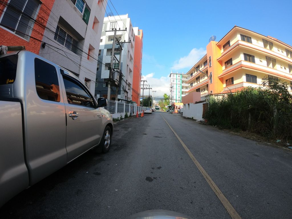 ภาพถนนตรงที่ 7 Stars Condo ตั้งอยู่ ถ่ายโดย chanuwath_grab พ.ศ. 2562 (2019) · A street-level view of where 7 Stars Condo stands, by chanuwath_grab in 2562 (2019)