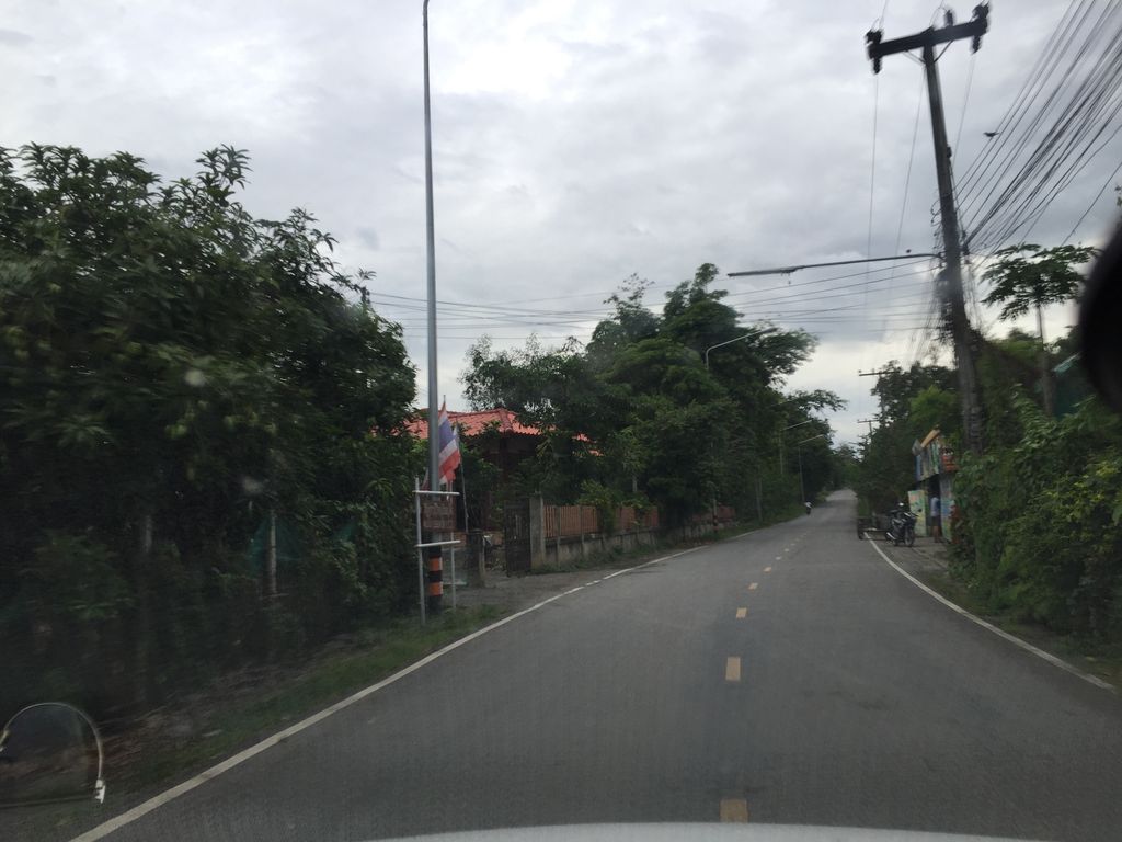 ภาพถนนตรงที่ สุมหัว คาเฟ่ ตั้งอยู่ ถ่ายโดย kyoko พ.ศ. 2561 (2018) · A street-level view of where สุมหัว คาเฟ่ · Sumhua Café stands, by kyoko in 2561 (2018)