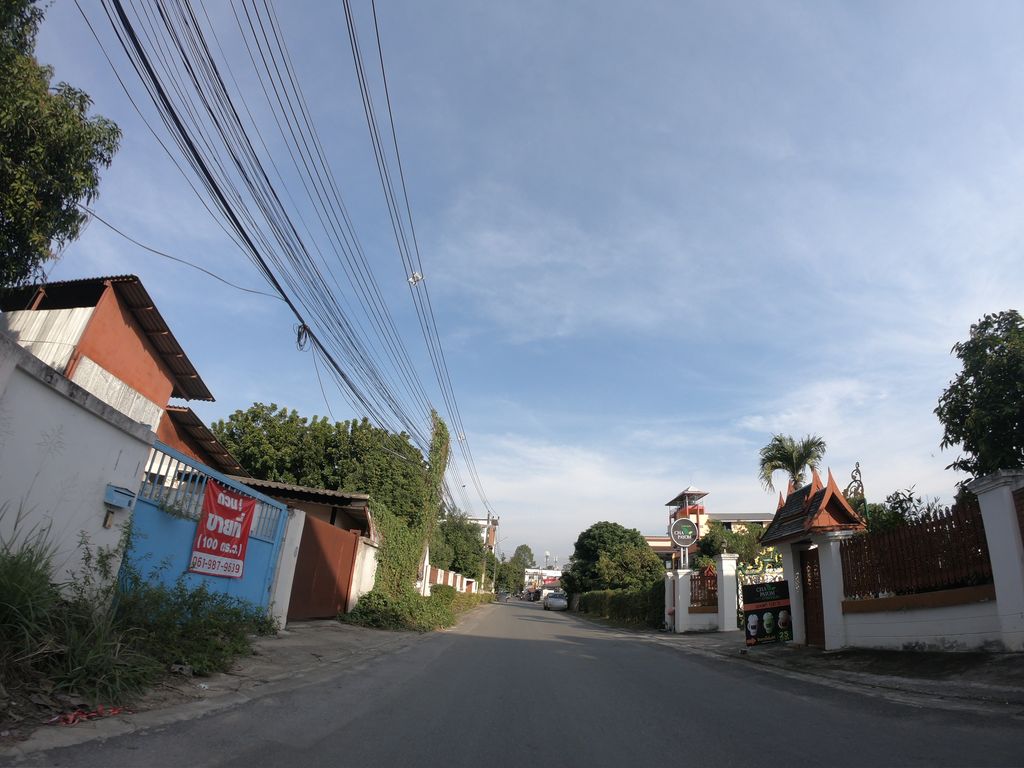 ภาพถนนตรงที่ ชาพะยอม ตั้งอยู่ ถ่ายโดย chanuwath_grab พ.ศ. 2562 (2019) · A street-level view of where ชาพะยอม · Chaphayom stands, by chanuwath_grab in 2562 (2019)