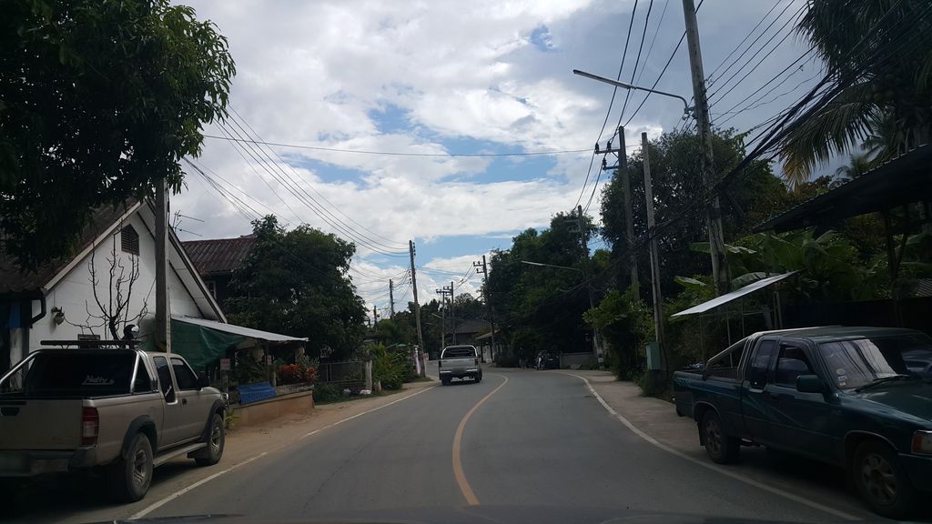 ภาพถนนตรงที่ SmileO2 Chiangmai by Master House - เครื่องเติมอากาศบริสุทธิ์เชียงใหม่ ตั้งอยู่ ถ่ายโดย jrcarlsen พ.ศ. 2559 (2016) · A street-level view of where SmileO2 Chiangmai by Master House - เครื่องเติมอากาศบริสุทธิ์เชียงใหม่ stands, by jrcarlsen in 2559 (2016)