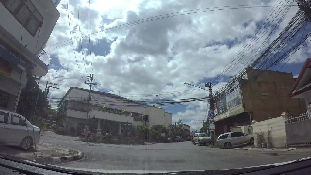 ภาพถนนตรงที่ DÉJÀ Tattoo ตั้งอยู่ ถ่ายโดย kaart_3 พ.ศ. 2562 (2019) · A street-level view of where DÉJÀ Tattoo stands, by kaart_3 in 2562 (2019)