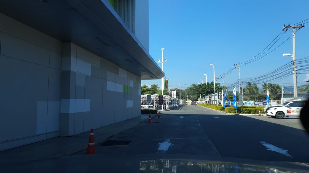 ภาพถนนตรงที่ Big C-บิ๊กซีหางดงแม่เหียะ ตั้งอยู่ ถ่ายโดย jrcarlsen พ.ศ. 2562 (2019) · A street-level view of where Big C-บิ๊กซีหางดงแม่เหียะ stands, by jrcarlsen in 2562 (2019)