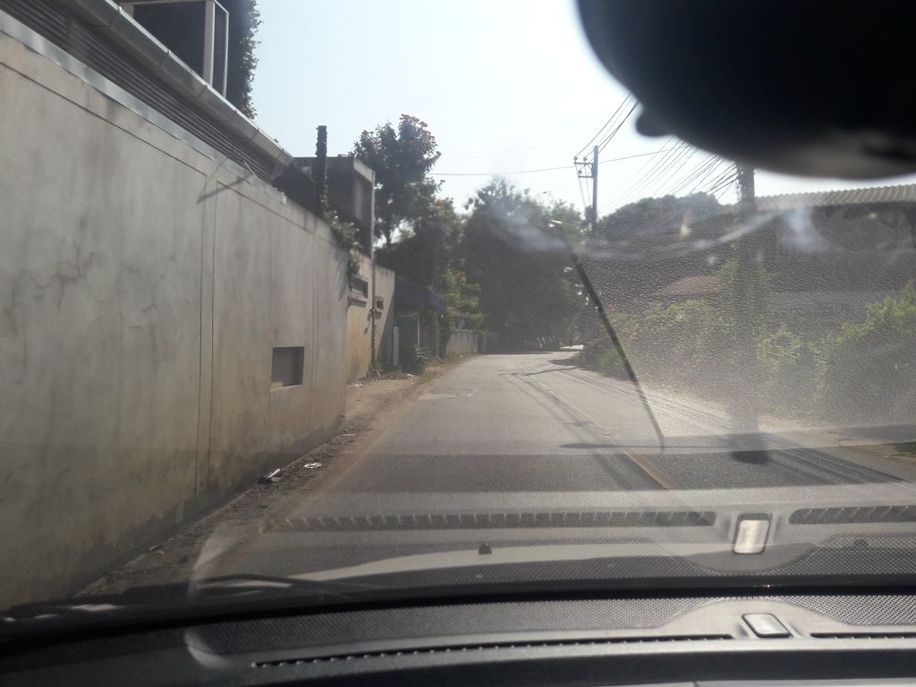 ภาพถนนตรงที่ เบียร์วุ้นป่าตัน ตั้งอยู่ ถ่ายโดย noochjaree พ.ศ. 2561 (2018) · A street-level view of where เบียร์วุ้นป่าตัน · Beer Wun Pa Tan stands, by noochjaree in 2561 (2018)