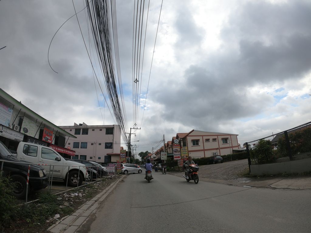 ภาพถนนตรงที่ จันทร์เจ้า Cafe & Restaurant ตั้งอยู่ ถ่ายโดย chanuwath_grab พ.ศ. 2562 (2019) · A street-level view of where จันทร์เจ้า Cafe & Restaurant stands, by chanuwath_grab in 2562 (2019)