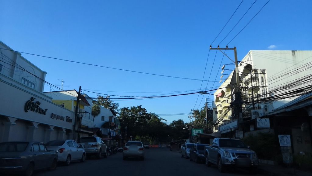 ภาพถนนตรงที่ บ้านต้นพยอม: ที่พักราคาประหยัดหลัง มช เชียงใหม่ ตั้งอยู่ ถ่ายโดย charlesano พ.ศ. 2561 (2018) · A street-level view of where บ้านต้นพยอม: ที่พักราคาประหยัดหลัง มช เชียงใหม่ · Ban Ton Pho Om: Thi Phak Rakhaprayat Lang Mot Chiang Mai stands, by charlesano in 2561 (2018)